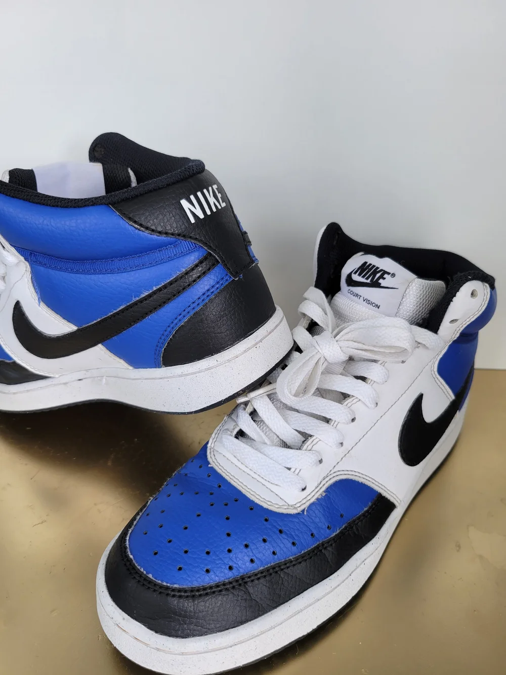 Nike Men’s Royal Blue, White & Black Mid-Top Sneakers Size 8